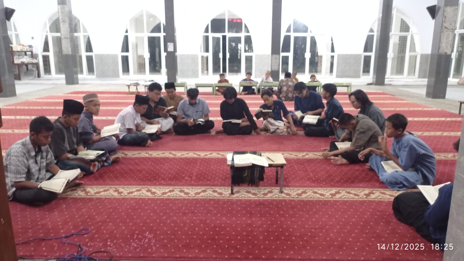 Program Tahfidz & Kitab Kuning Ponpes Karangmojo: Bekal Santri Menuju PTN